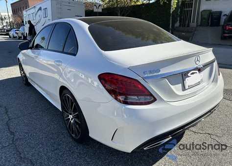 2018 Mercedes-Benz C 300 из США, поврежденный, VIN WDDWF4JB2JR423312